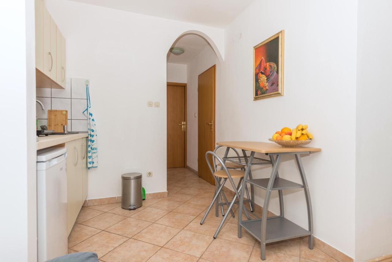 Apartments Zoka Makarska Exterior photo